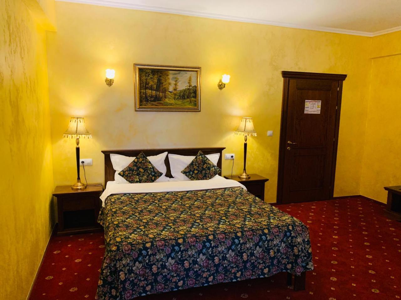 Hotel Vila Royal Bacău Zewnętrze zdjęcie